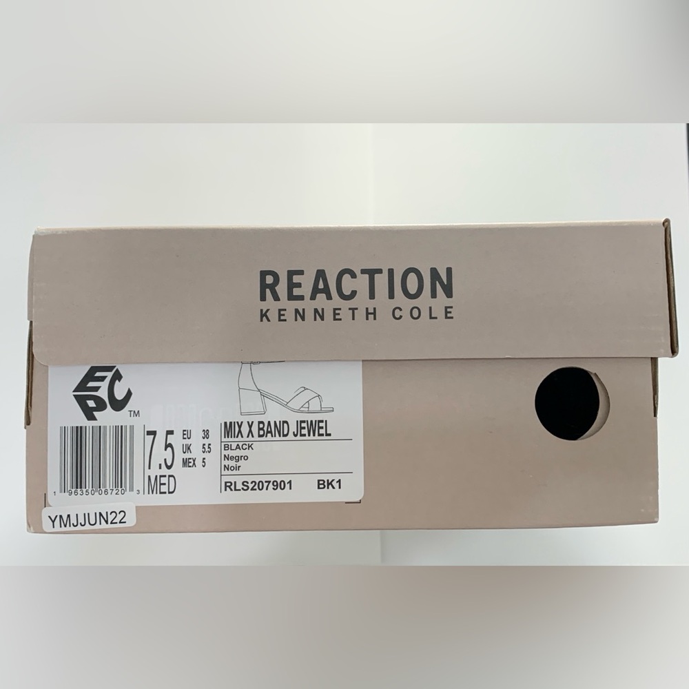 Kenneth Cole Reaction black block heels - Picture 6 of 7